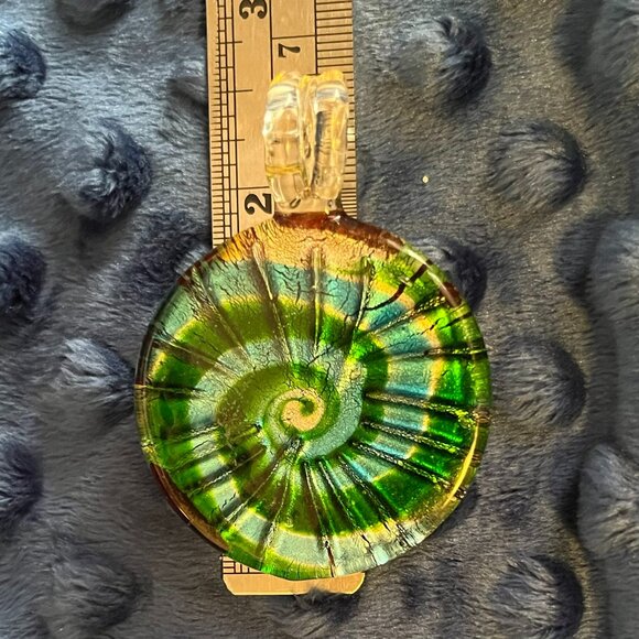 3D Conch‑Inspire Lampwork & Dichroic Glass Pendant - Picture 8 of 9